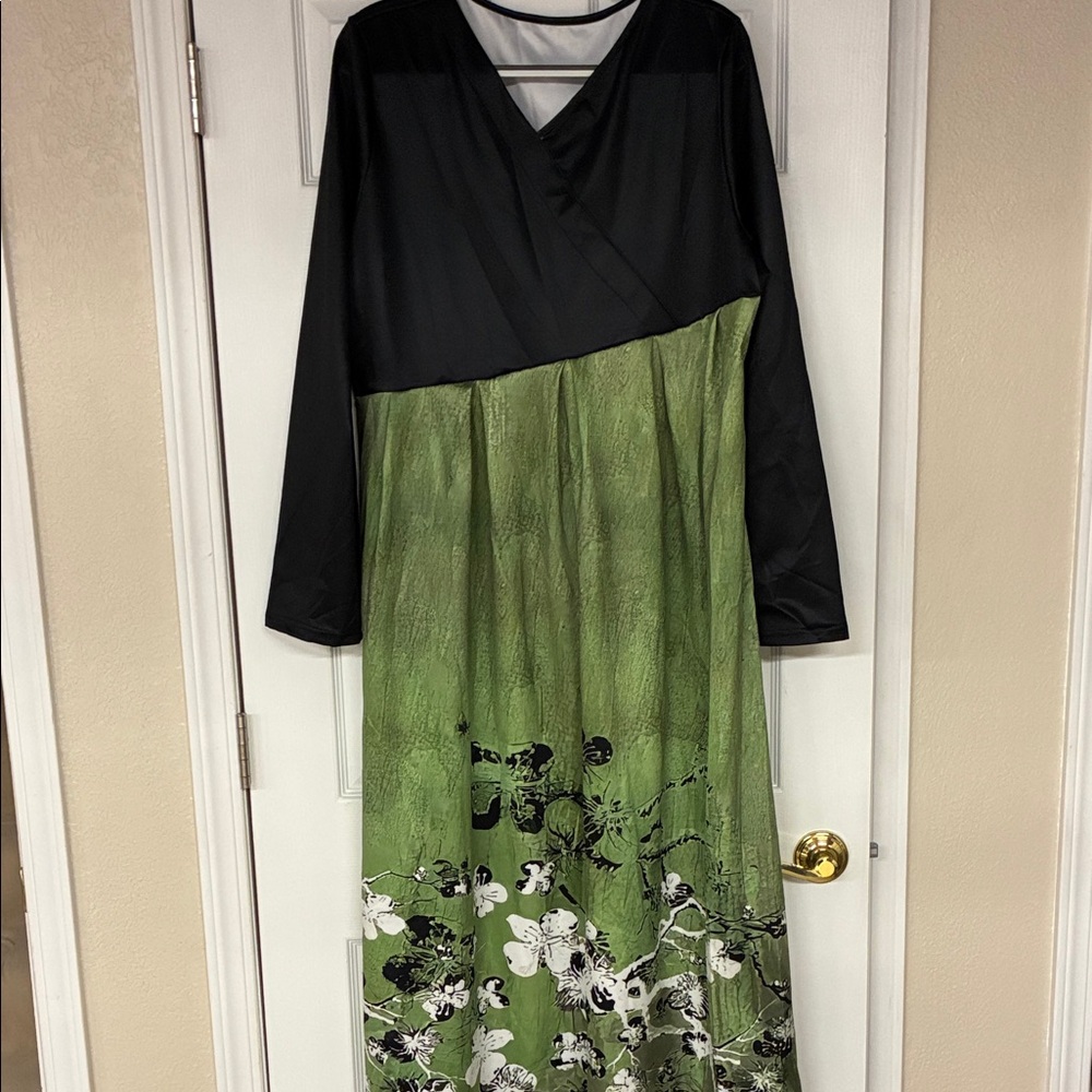 Chic Black and Green Floral Long Sleeve Dress